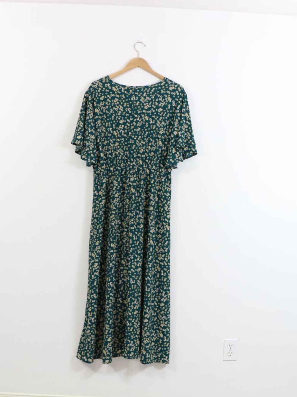 *SHEIN Curve Green Floral Maxi Dress - Picture 7 of 7